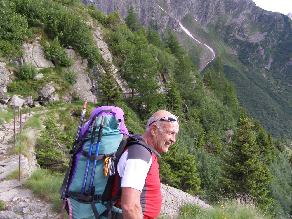 In cima alle scale che portano al rifugio Lissone